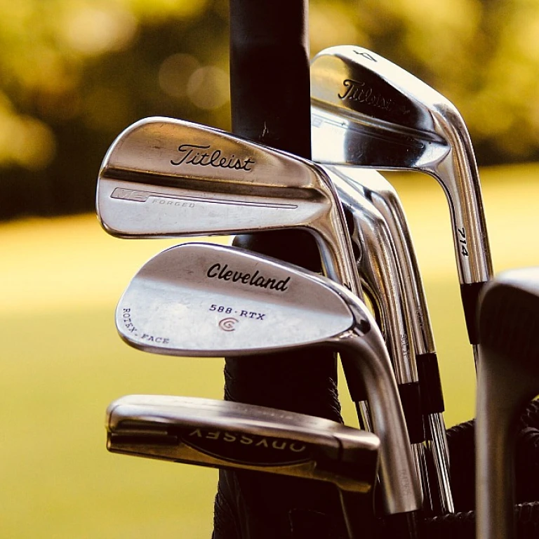 Crafting Elegance on the Greens: How Does Designer Golf Attire Impact Performance?