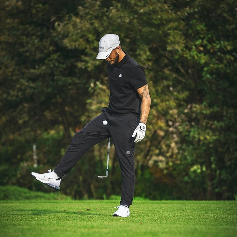 The Enchanting World of Golf Enthusiasts
