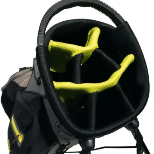 Cobra Golf Signature Stand Bag Review: super light carry bag with one big weak point