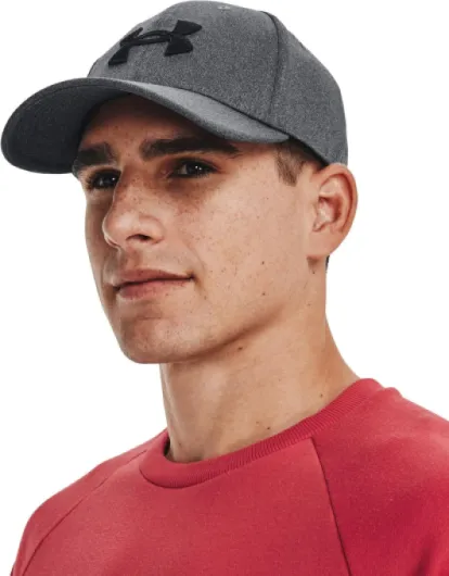 UA Blitzing Low Stretch Fit Cap – Men’s Lightweight, Breathable Sports Hat with Sweat-Wicking Band L Black/Black
